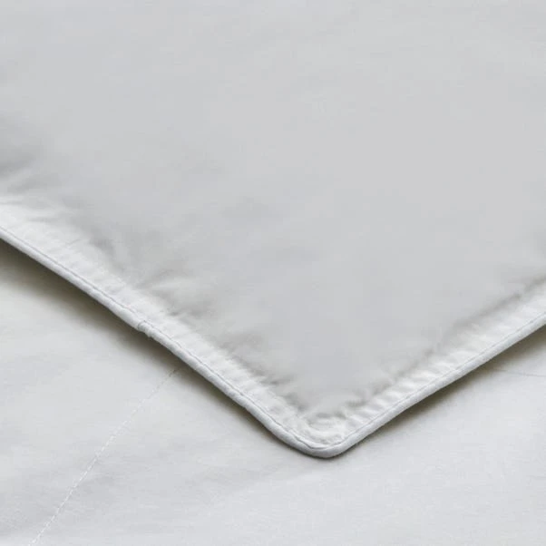 Fogarty Anti-Allergy White Goose Feather And Down 7.5 Tog Duvet 4 Fogarty Anti-Allergy White Goose Feather And Down 7.5 Tog Duvet - Image 2