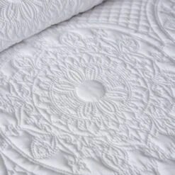 Mandalay White Bedspread -furn Sale Store 1000167161 alt01