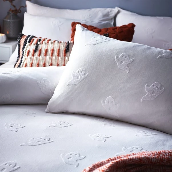 The Linen Yard Ghost Tufted 100% Cotton Duvet Cover And Pillowcase Set 4 The Linen Yard Ghost Tufted 100% Cotton Duvet Cover And Pillowcase Set - Image 2