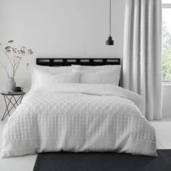 Billie White Bedspread -furn Sale Store 30808331