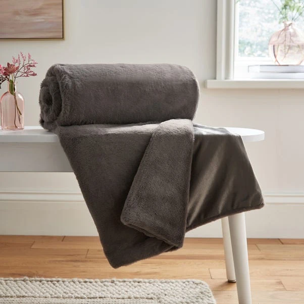 Lenon Faux Fur Throw, Grey 130cm X 170cm 3 Lenon Faux Fur Throw, Grey 130cm X 170cm
