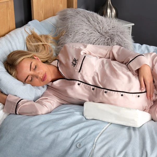 Mother&Baby Organic Cotton Side Sleeper V-Shape Pregnancy Support Pillow & Wedge Set 5 Mother&Baby Organic Cotton Side Sleeper V-Shape Pregnancy Support Pillow & Wedge Set - Image 3