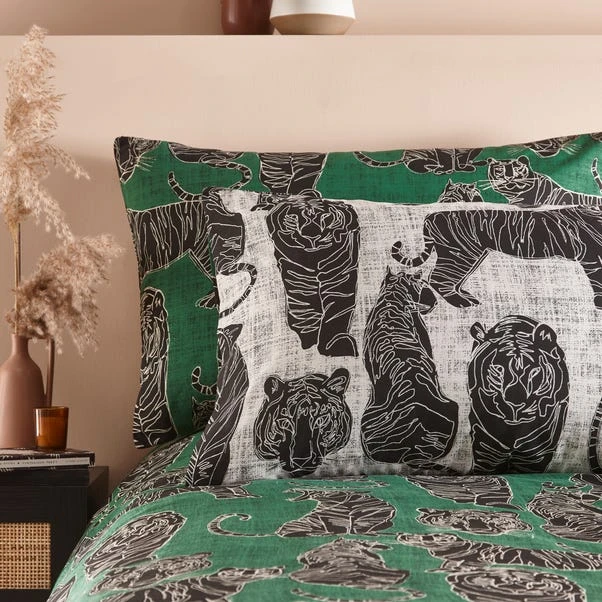 Furn. Wildcat Duvet Cover And Pillowcase Set Jungle Green 11 Furn. Wildcat Duvet Cover And Pillowcase Set Jungle Green - Image 9
