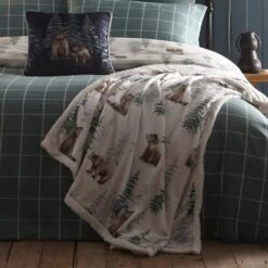 Lodge Bear Walks Bedspread 150cm X 200cm