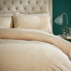 Liliana Pleated Luxury Velvet Duvet Cover And Pillowcase Set -furn Sale Store 30901214 alt05