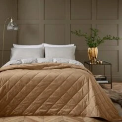 Castleton Bedspread 40 Castleton Bedspread -furn Sale Store 30901603