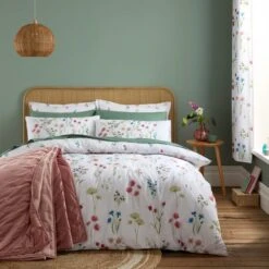 Moxley Meadows Red Oxford Pillowcase -furn Sale Store 30902513 alt01