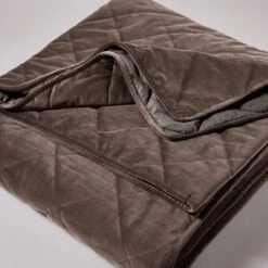 Castleton Bedspread 37 Castleton Bedspread -furn Sale Store 30902920 alt01