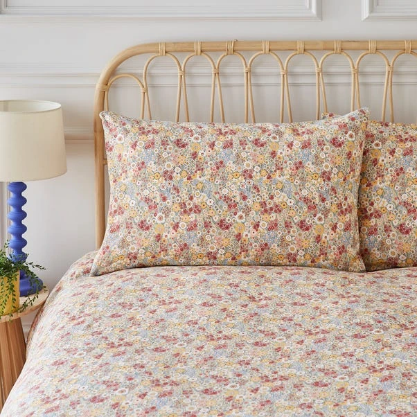 Hannah Retro Ditsy 100% Cotton Duvet Cover And Pillowcase Set 6 Hannah Retro Ditsy 100% Cotton Duvet Cover And Pillowcase Set - Image 4