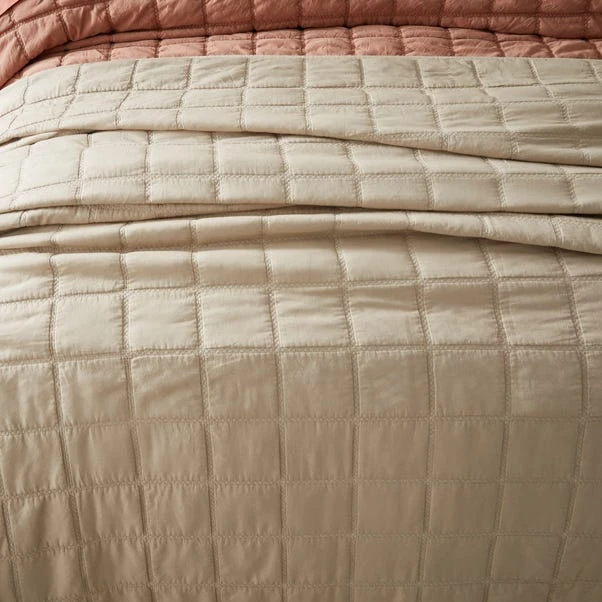 Evana Stitch Bedspread 9 Evana Stitch Bedspread - Image 7
