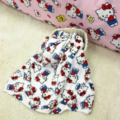 Hello Kitty Heartheld Fleece Blanket -furn Sale Store 30931046 alt02
