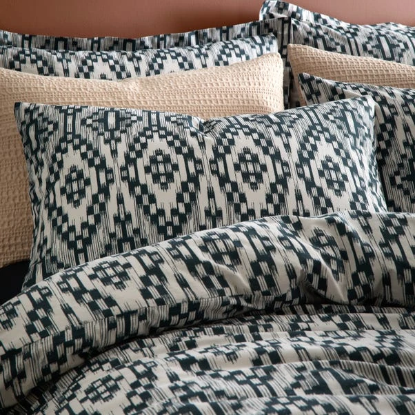 Syrah Ikat 100% Cotton Duvet Cover And Pillowcase Set 4 Syrah Ikat 100% Cotton Duvet Cover And Pillowcase Set - Image 2